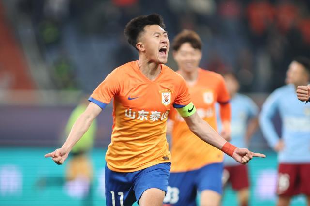 真人百家乐游戏-【中超】刘洋破门黄紫昌传射建功 泰山2比2十人河南